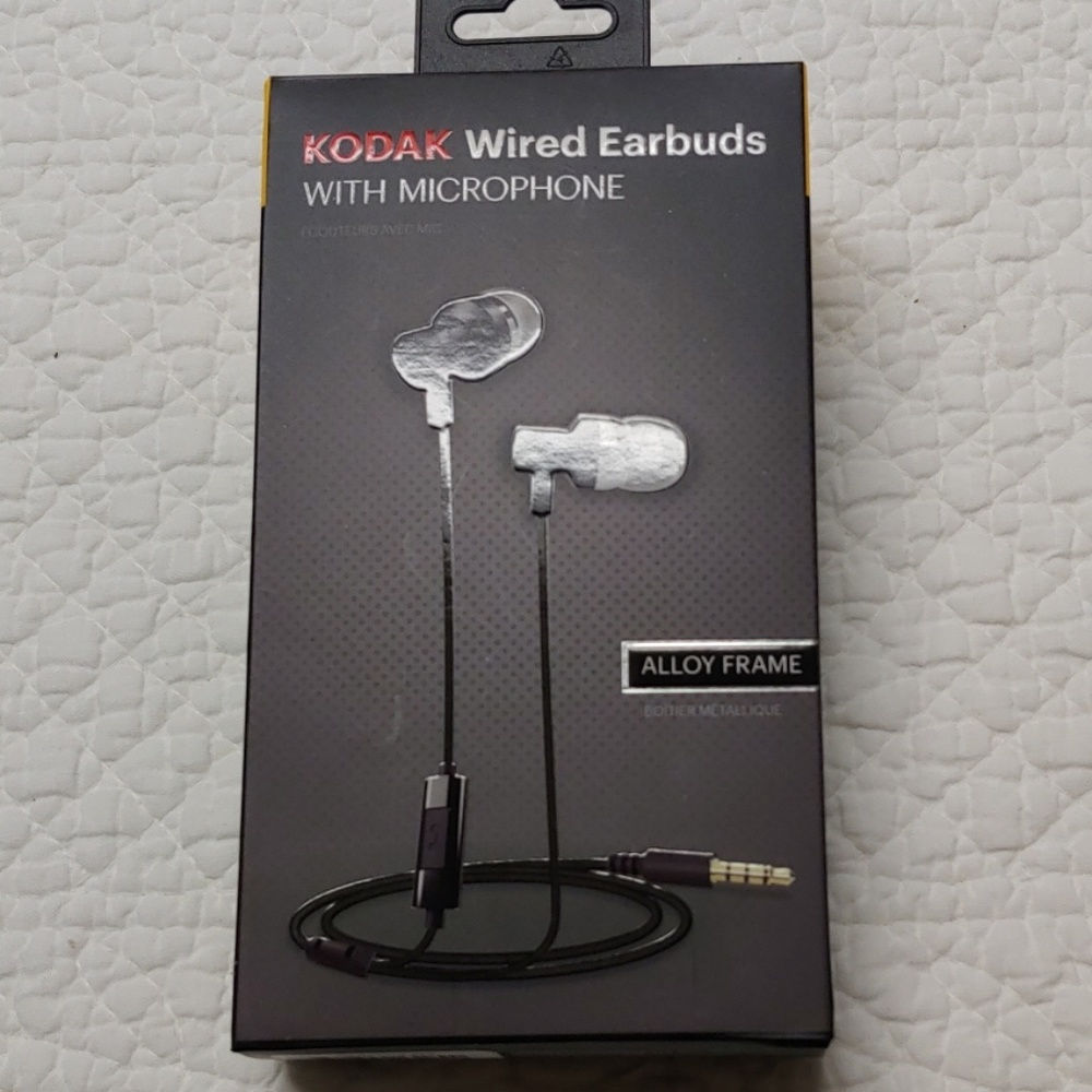 Kodak Wired Earbuds w/Microphone!